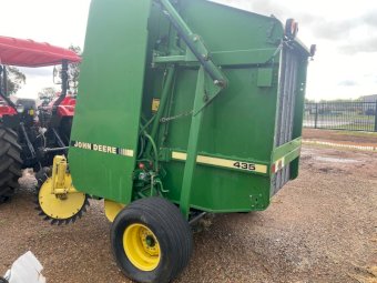 John Deere 435 Round Baler