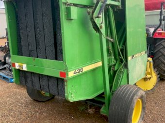John Deere 435 Round Baler