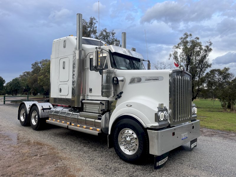 2012 Kenworth T909 Prime Mover