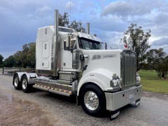 2012 Kenworth T909 Prime Mover