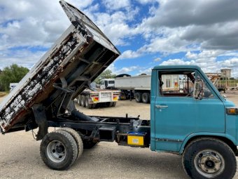 1975 Daihatsu Tipper Truck