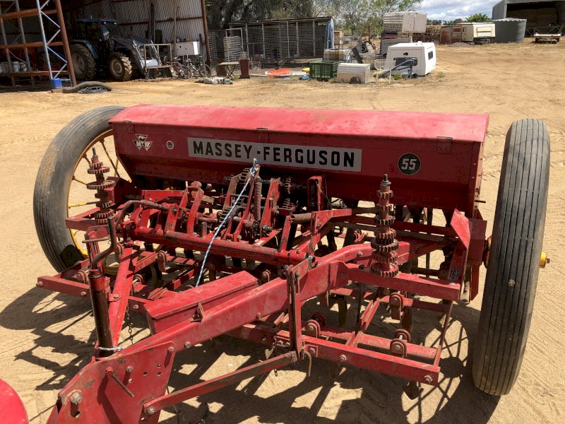 Massey Ferguson 55 Combine