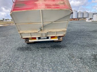 20' Tri Axle Tipping Trailer
