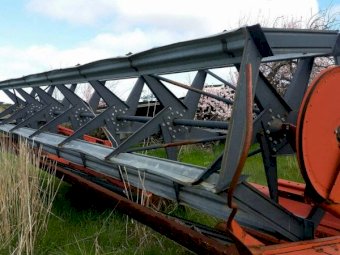 Case IH 8210 Windrower