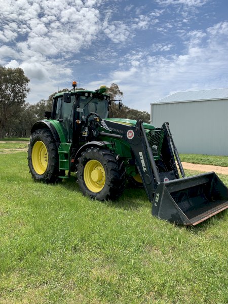 2017 John Deere 6195M Tractor with Loader