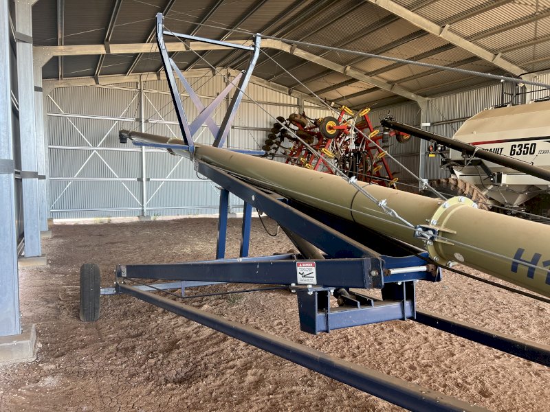 Harvest International H1074XT Swingaway Auger