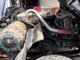 2004 Mitsubishi Fighter FM10 Tray Truck