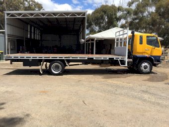 2004 Mitsubishi Fighter FM10 Tray Truck