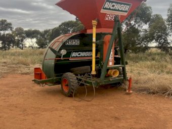 Richiger R950 Grainbag Loader