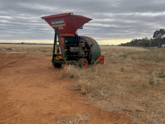 Richiger R950 Grainbag Loader