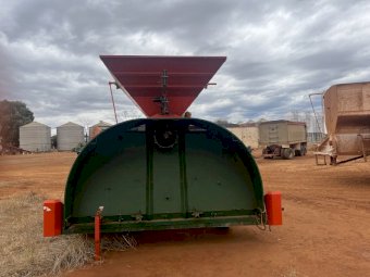 Richiger R950 Grainbag Loader