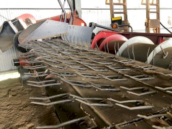 Case IH 2015 Canola Pickup Front