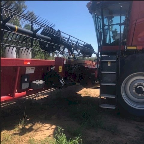 Case 7140 Header with 3152 Front