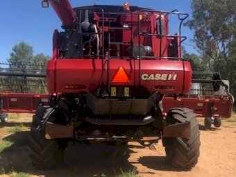Case 7140 Header with 3152 Front
