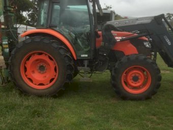 Kubota M8540 Tractor with Howard FEL