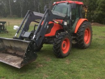 Kubota M8540 Tractor with Howard FEL
