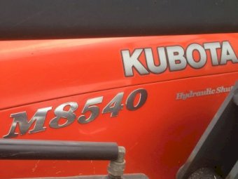 Kubota M8540 Tractor with Howard FEL