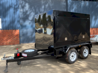 Major Enclosed Tandem Trailer