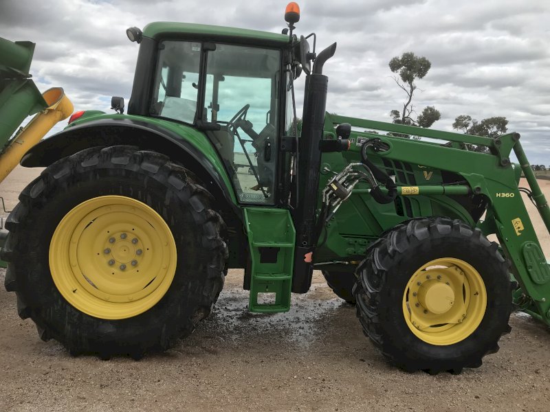 2015 John Deere 6150 M  with FEL