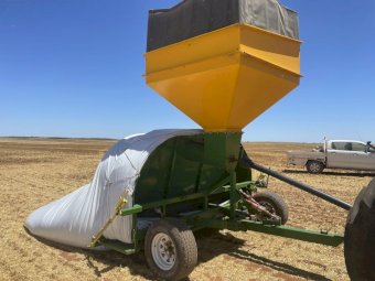 2016 Gadsden Engineering Grain Bag Inloader