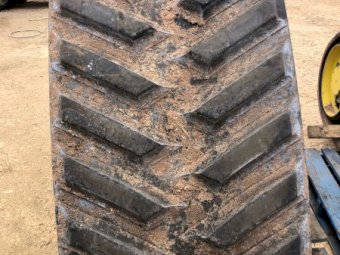 John Deere Tracks to Suit 60/70 and "S" Series Headers