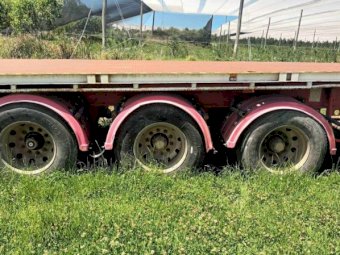 1995 Krueger 45ft Flat Top Trailer