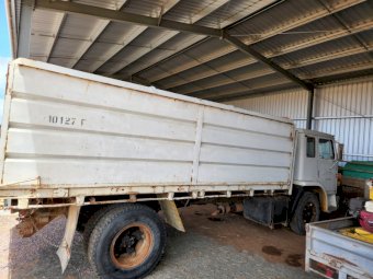 International Acco 1810A Tipper Truck