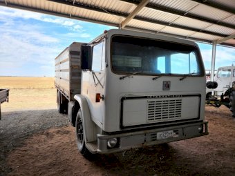 International Acco 1810A Tipper Truck