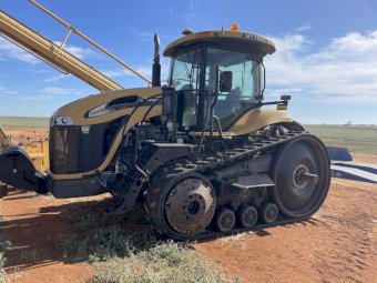 2010 Challenger MT765C Track Machine