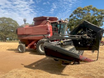 2000 Case IH 2388 Header with 36ft Front with Comb Trailer
