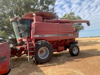 2000 Case IH 2388 Header with 36ft Front with Comb Trailer