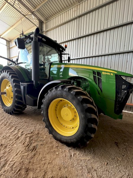 2014 John Deere 8245R Tractor