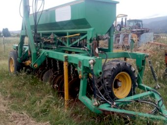 Rock-Hoppa HD 36 Run Seed Drill