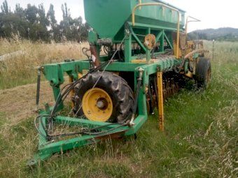Rock-Hoppa HD 36 Run Seed Drill