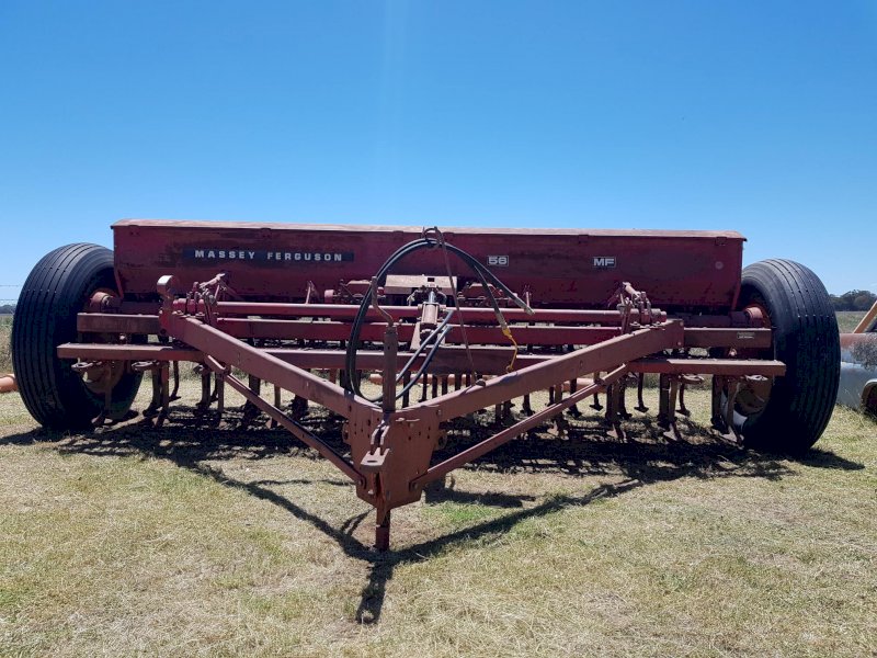 Massey Ferguson 56. 24 Run Combine