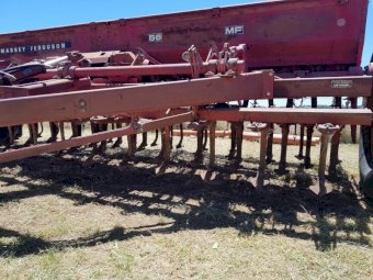 Massey Ferguson 56. 24 Run Combine