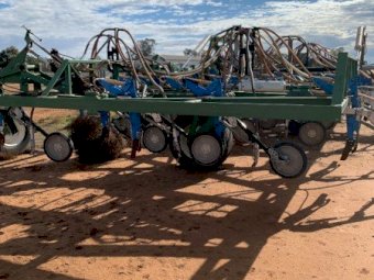 Smale 50ft Seeder with Knuckey Sow & Press Wheels Double Shoot Parallelogram