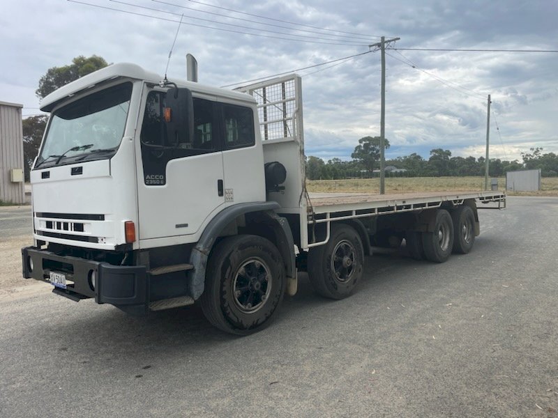2004 Acco Twin Steer Tray Truck