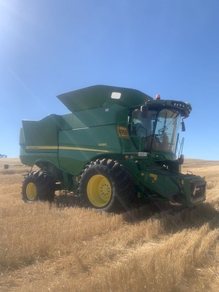 2017  John Deere S 680 Header with  D 640 front  and Pickup head
