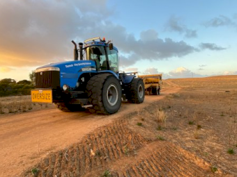 2004 New Holland TJ450 Tractor
