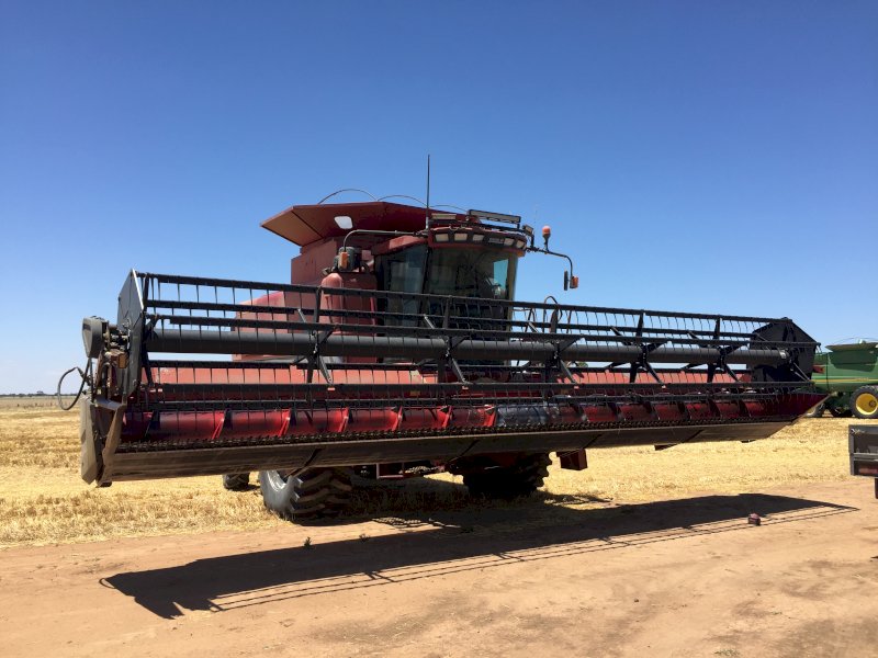 Case IH 2188 Header with 30ft Case 1010 Front with Trailer