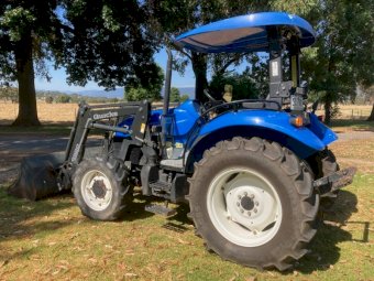 2004 New Holland TD65D Tractor with Quicke Loader