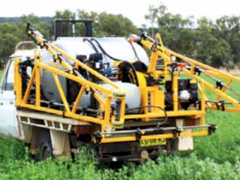 Graytill 14m X 1000L Mounted Boomspray