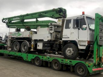1986 Mitsubishi  FV415,4x2  concrete boom pump