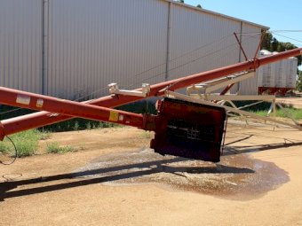 Farm King 10-70 Swing Away Auger