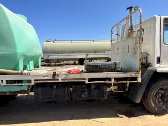 Ford Cargo 1313 Tray truck