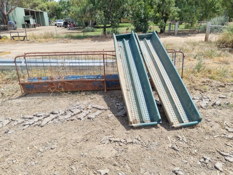 Under Auction - (A212) 2 X Polymaster and Steel Bath and Trough 