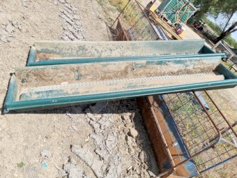 Under Auction - (A212) 2 X Polymaster and Steel Bath and Trough 