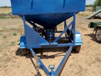 Custom Made Trailing Feedout Bin