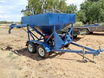 Custom Made Trailing Feedout Bin